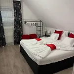 Апартаменты Shining Felsoors