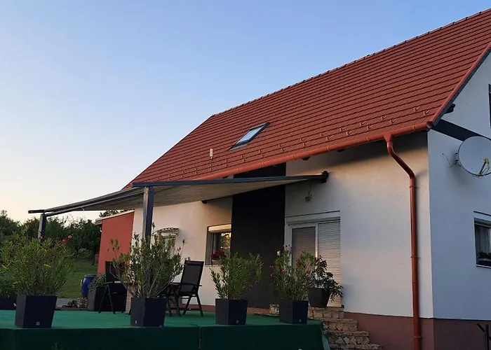 Shining Lägenhet Felsőörs